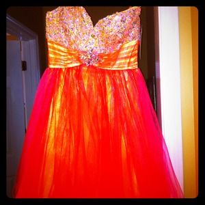 Hannah S formal size 6