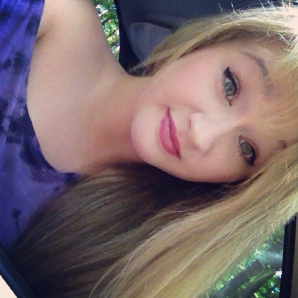 Meet the seller! 😻 - Picture 2 of 3