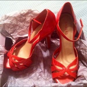 Bakers coral high heels