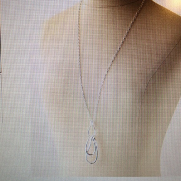 Stella and Dot silver necklace
