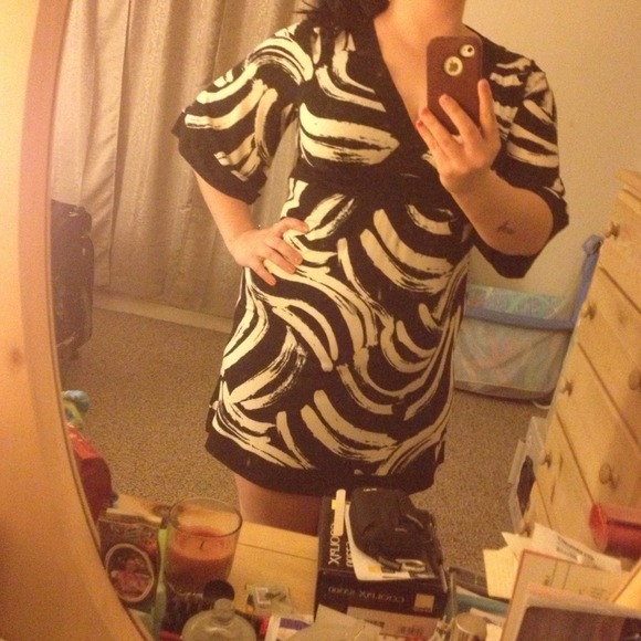 Adorable flows kimono 3/4 sleeve pattern dress! - Picture 4 of 4