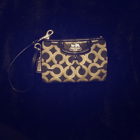 Coach wristlet - Picture 1 of 1