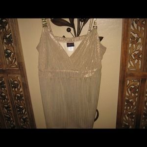 Bundle for amy!! Gold fancy sleeveless blouse