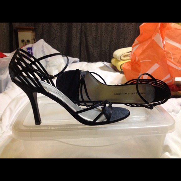 💢💢SOLD💢💢Black high heel strappy sandals