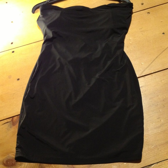 🔴SOLD🔴Little black dress strapless - Picture 2 of 3