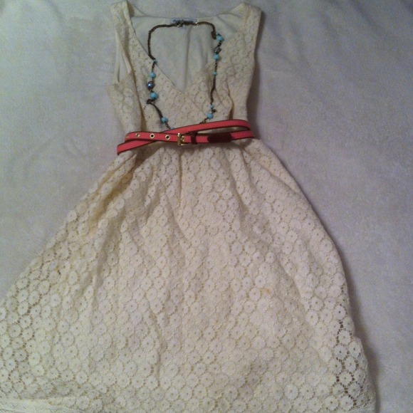 *SOLD*Ivory lace dress - Picture 2 of 2