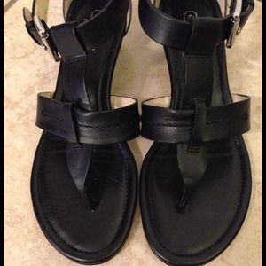 🚫*SOLD*!!!!100%Authentic Coach sandals.