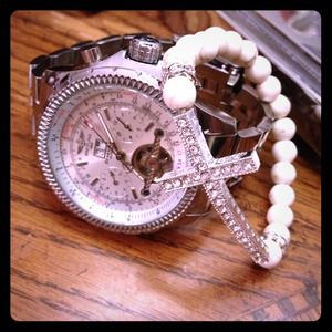 Crystal cross stretch cream glass beaded bracelet