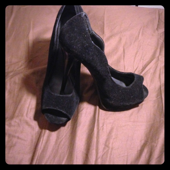Great condition black heels, about a 5 inch heel!