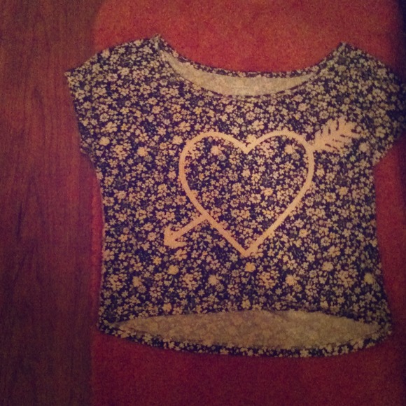 Crop top. 🌟 - Picture 1 of 1