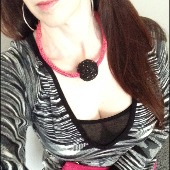 Graphic knit top/sweater