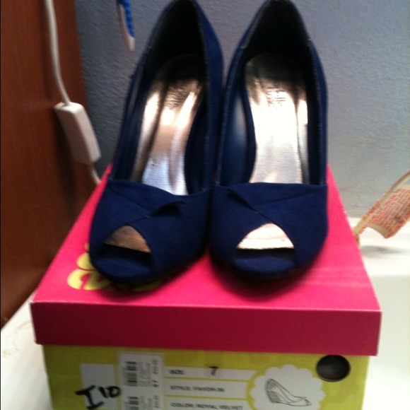 Blue wedge - Picture 2 of 3