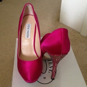 Steve Madden Partyy-R Pumps