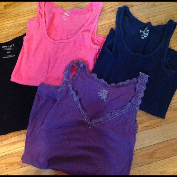 Old navy tank top bundle ON HOLD.