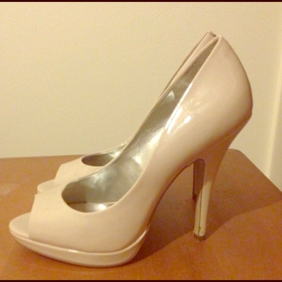 Guess nude color peep toe heels