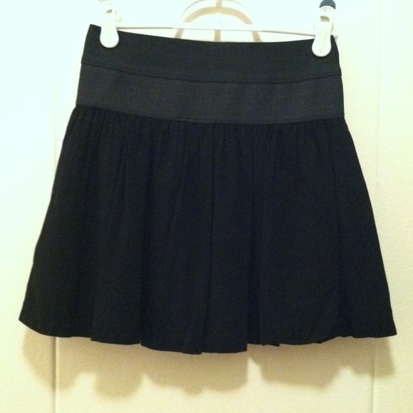 Black skirt - Picture 2 of 5