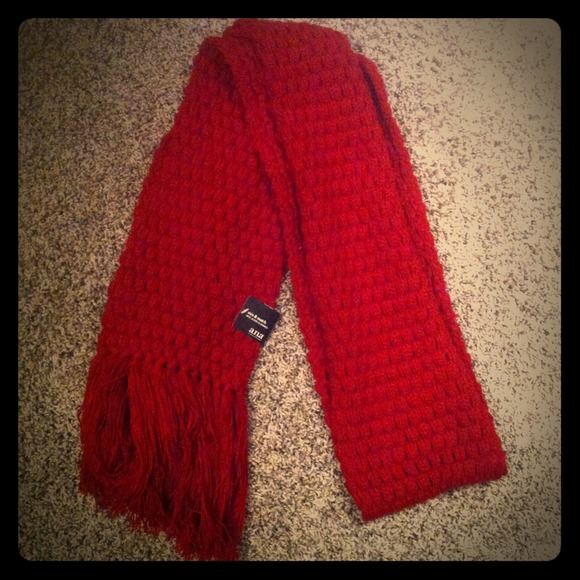 a.n.a crochet scarf.. NWT!!
