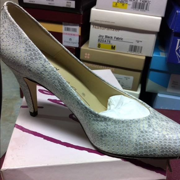 Beige Snake Print Heels - Picture 3 of 4