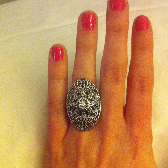 Ring - Picture 3 of 3
