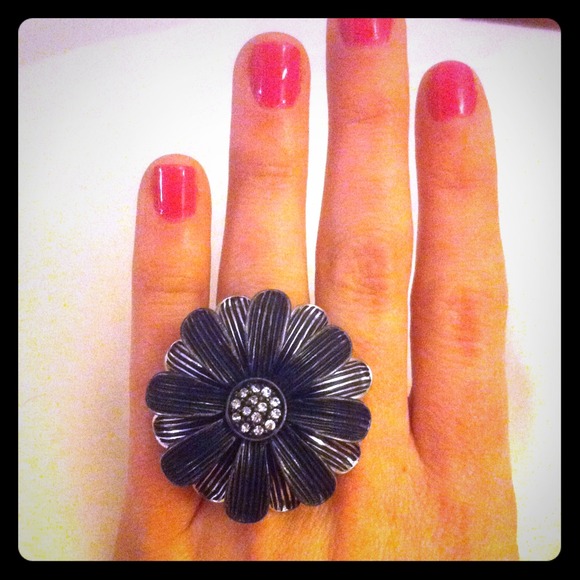 Ring - Picture 1 of 1