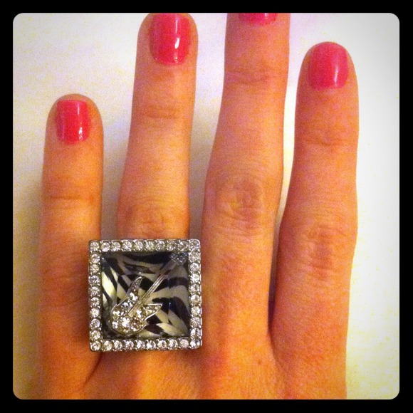 OS Guitar Ring - Picture 1 of 3