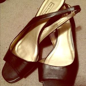 🔴HOLD🔴 Low Black Wedges