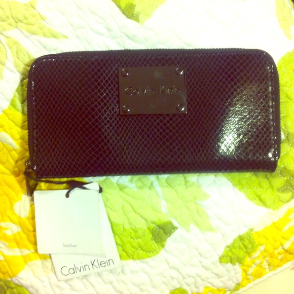 Sold!!!! NWT Calvin Klein leather wallet