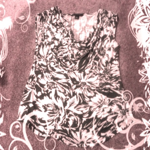 Banana Republic Scoopneck sleeveless top