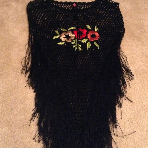 ⭐SOLD⭐Black Pancho