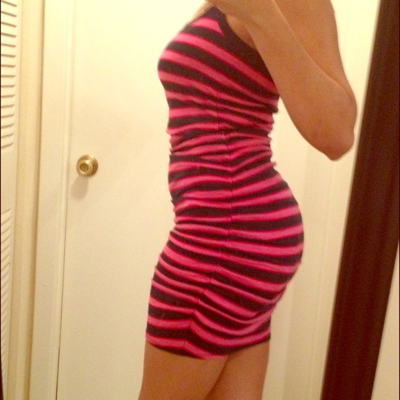 Pink & navy blue ruched racerback dress