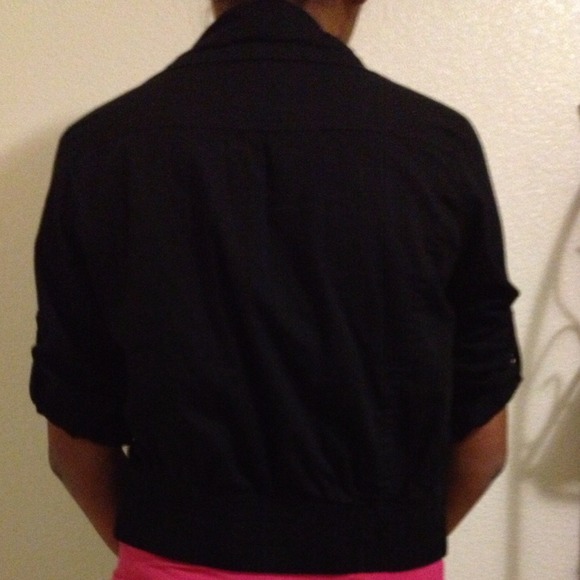 Cropped Jacket 💟 - Picture 2 of 2