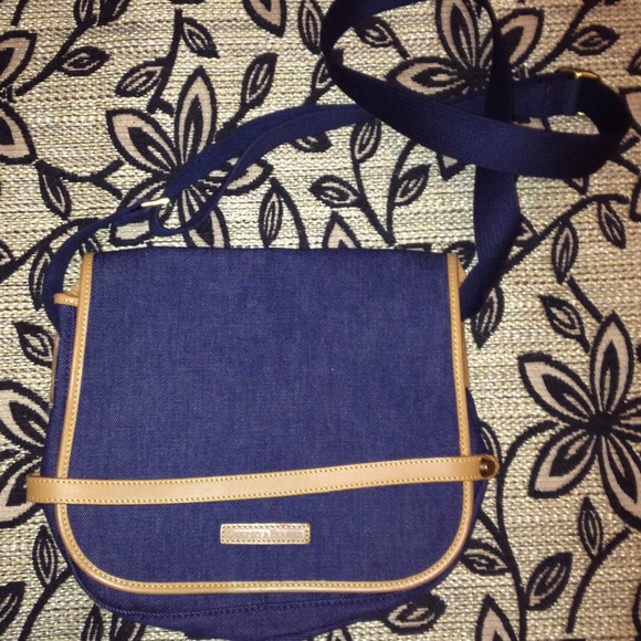 ❌SOLD❌Authentic Dooney & Bourke denim crossbody