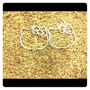 Hello kitty earrings 🎀