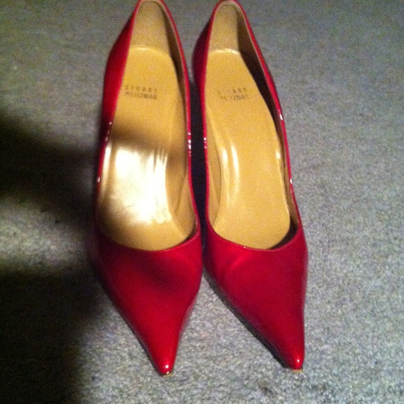 stuart weitzman red patent leather pumps