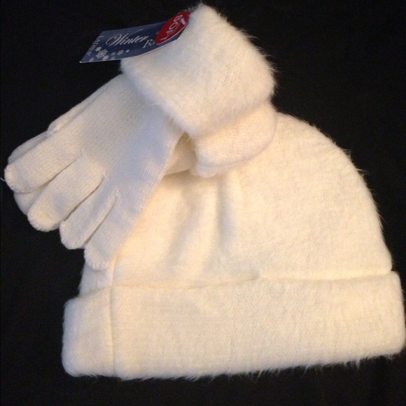 NWT gloves and beanie set - Picture 2 of 2