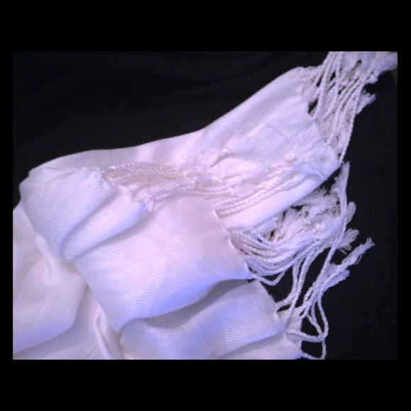 Off white rayon scarf - Picture 1 of 2