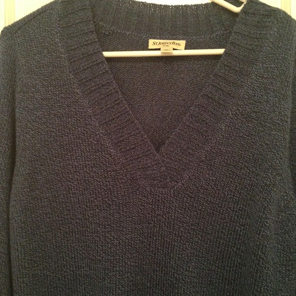 Cozy v neck sweater - Picture 2 of 3