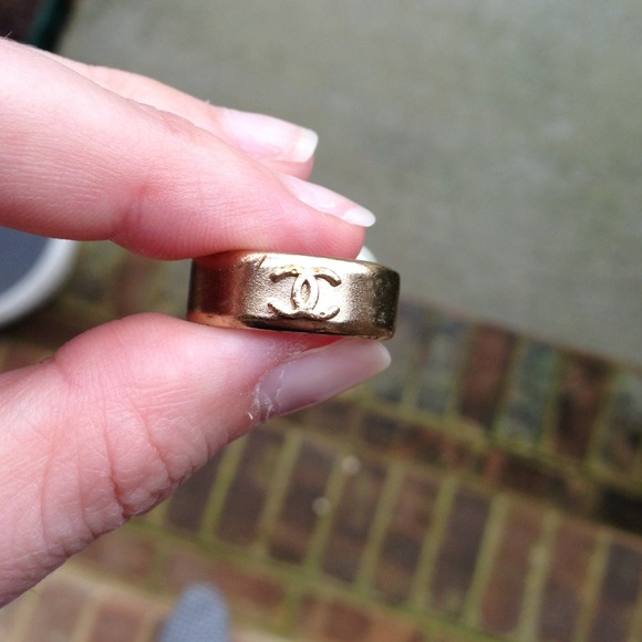❌Sold❌Authentic Chanel Ring - Picture 4 of 4