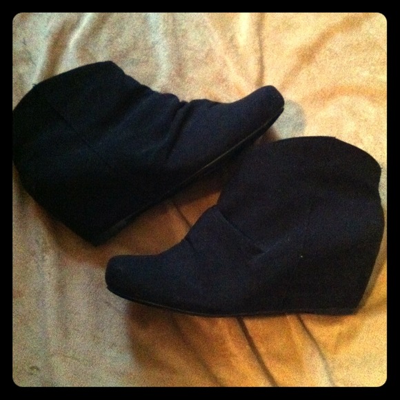 ✨SOLD✨Express Black Wedge Booties - size 9