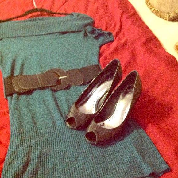 Black BCBGIRLS wedges