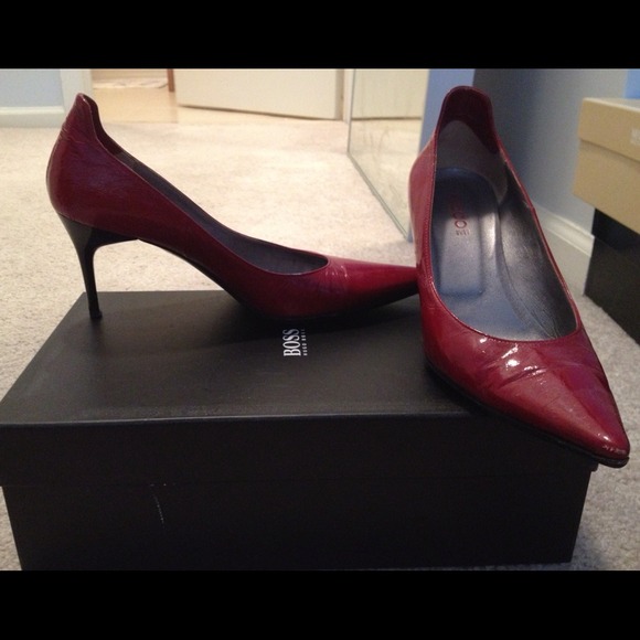 🌟REDUCED🌟Hugo Boss Patent Leather pumps