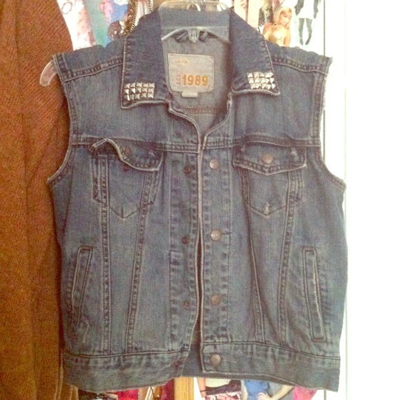 RESERVED Cute vintage studded cutoff vest!