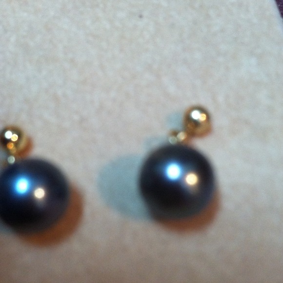 traded.   REDUCED********Black Pearl Earrings - Picture 4 of 4