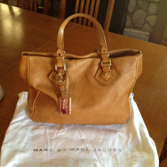 Marc by Marc Jacobs Handbags - Handbag Marc by Marc Jacobs like new 🌺🌺REDUCED