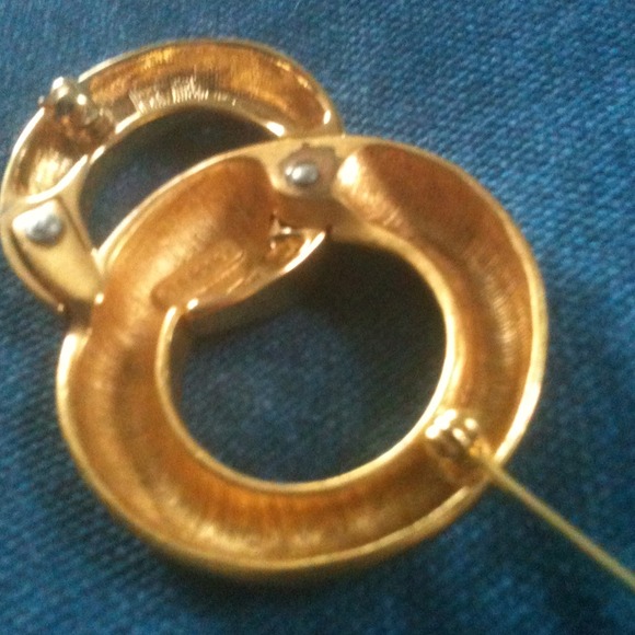 Goldtone double loop pin (gifted) - Picture 2 of 3