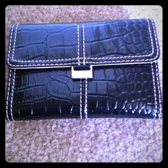🔴SOLD Liz Claiborne wallet