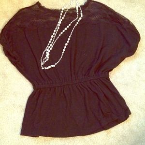 👒traded👒Cute black shirt (pearls not included!)