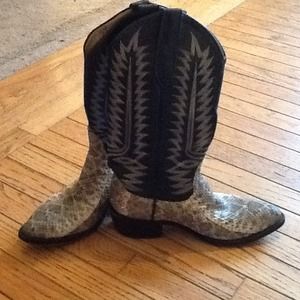 Black snakeskin boots