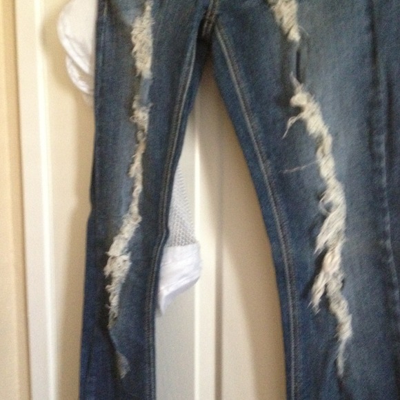 size 27 tattered jeans - Picture 3 of 4