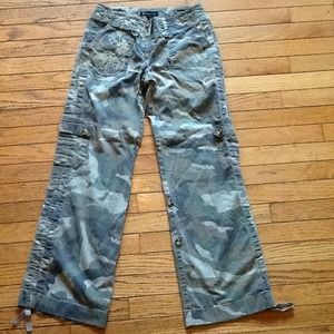 Embroidered pocket camo pants